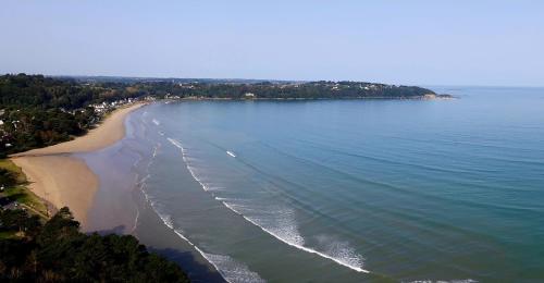 Strand, Maison Plestin proche plage et GR 34 avec Jardin in Plestin Les Greves