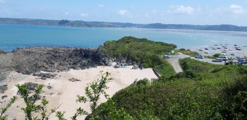Közeli látványosságok, Maison Plestin proche plage et GR 34 avec Jardin in Plestin Les Greves