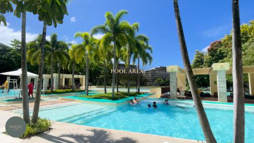 สระว่ายน้ำ, Nade Suites - Pico De Loro MIA 609 in นาซุกบู
