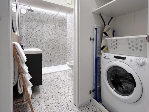Apartment image 8