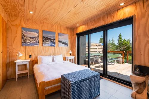 2 bedrooms, 4 beds