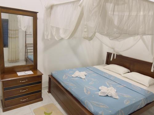 Deluxe Family Room image 7