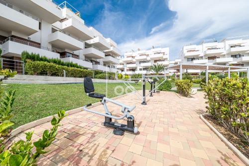 Two-Bedroom Apartment with Balcony and Sea View image 5