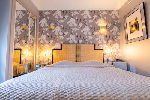 Standard Double Room image 3