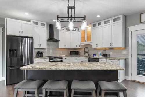 Fun N Sun - Ultimate Backyard Pool And Game Room