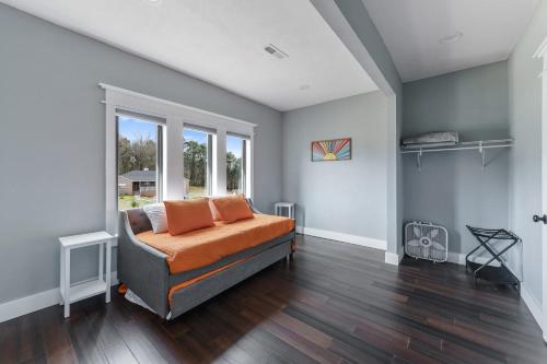 Fun N Sun - Ultimate Backyard Pool And Game Room