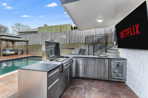 Fun N Sun - Ultimate Backyard Pool And Game Room