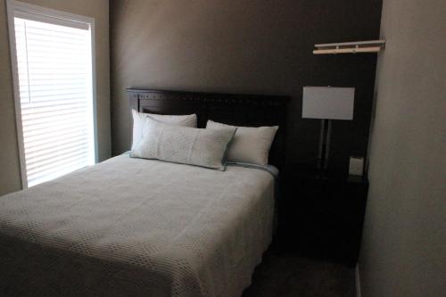 2 queen beds, 1 sofa bed
