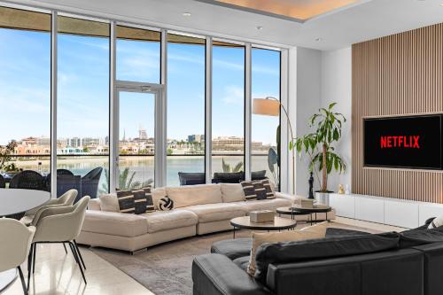 Luxurious and spacious 3 Bedroom Apartment TIARA Residence with private Beach&Pool, Burj and Atlantis Sea View, Dubaj (zdjęcie 5)