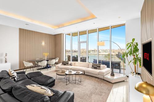 Luxurious and spacious 3 Bedroom Apartment TIARA Residence with private Beach&Pool, Burj and Atlantis Sea View