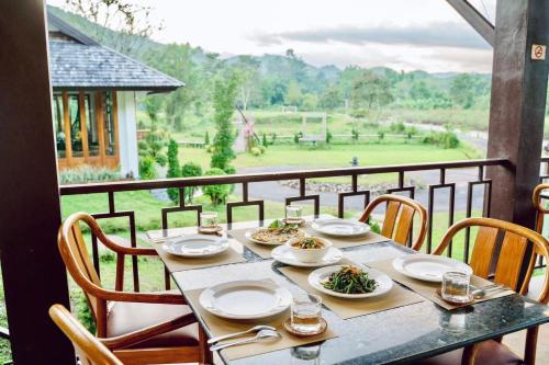 Restaurante, Arbuya River Hill in Bo Klue