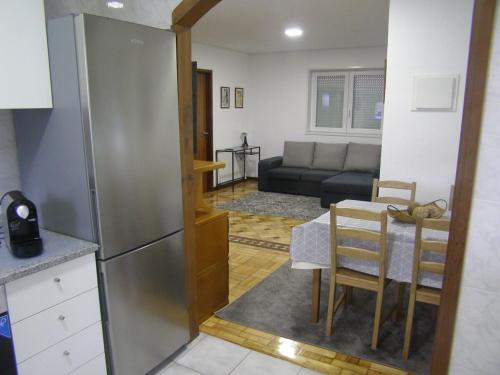 House in quiet place, free parking in โอลิเวียรา เดอ อเซเมซ