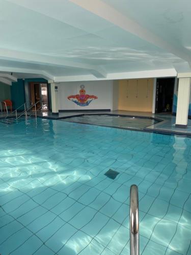 สระว่ายน้ำ, Ballies Retreat in ลอสซีเมาธ์