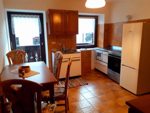 virtuve, Appartamento GIRASOLE in Trodena