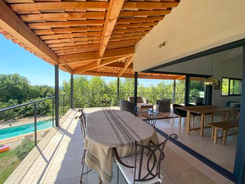 Villa Japandi avec vue - en Uzège