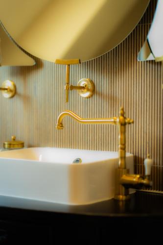 ห้องน้ำ, Hotel Grand Place in มอนส์ / เบอร์เกน