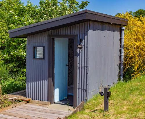 Luxury Airstream Getaway with Sauna and Hot Tub in Драймен