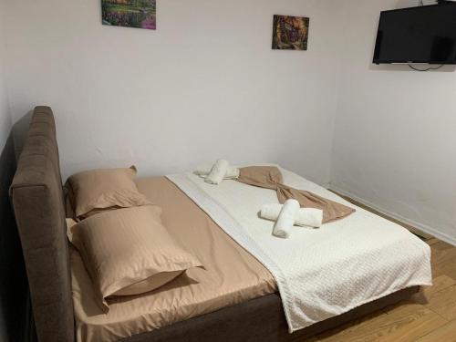 One-Bedroom Apartment image 10