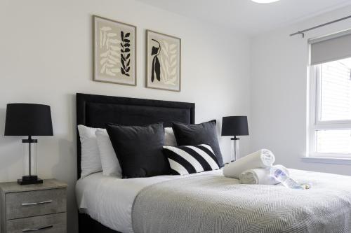 Charlotte Apartment BnB Premier Inn Glasgow South