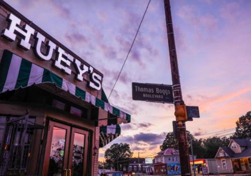 Walk to Memphis Nightlife, 100 Yr Old Cozy Apt Walk to Memphis Nightlife, 100 Yr Old Cozy Apt