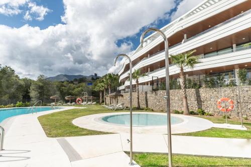 Pandangan, Seaside escape with views, pool and parking REMS in La Capellania