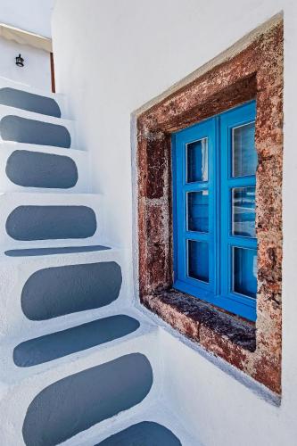 Helios Cave House image 10