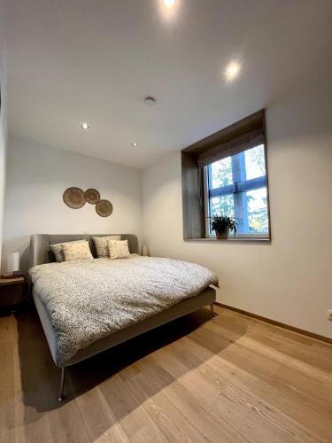 Tour de château à Barbençon (Tour de chateau a Barbencon) in Beaumont