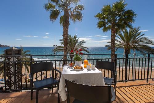 One-Bedroom Apartment with Sea View image 10