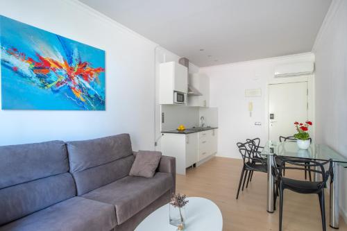 One-Bedroom Apartment with Side Sea View image 10