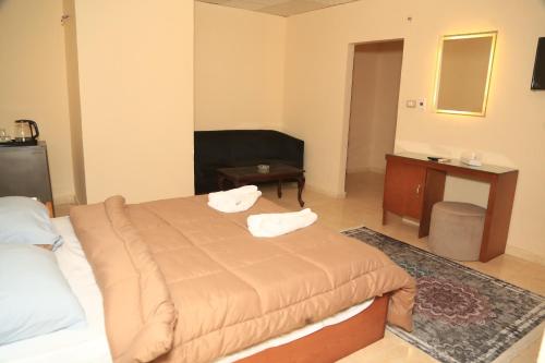 Verssailles Pyramids Hotel - image 8
