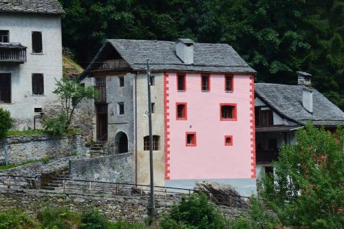 Bijou aus dem 18 Jahrhundert im Maggiatal in 福西奧