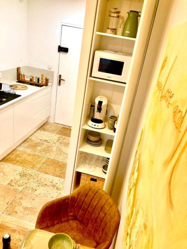 Detente absolue suite luxueuse avec balneo et PS5 in Marie-Therese