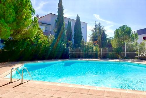 Detente absolue suite luxueuse avec balneo et PS5 in Marie-Therese