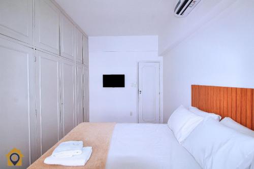 Moderno e Estiloso: 2 Quartos Perto da Praia - image 4