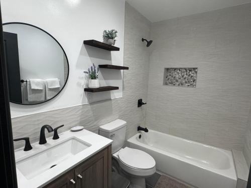 Modern Bedroom in Long Beach 1