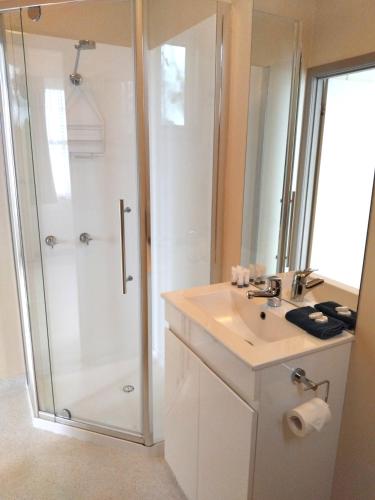 Lakes Entrance Holiday Units - 화장실