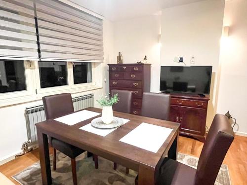 Two-Bedroom Apartment image 4