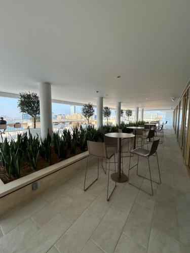 Sea-facing 1BR at Beachfront 50 Off Eid Promo, Дубай (фото 5)