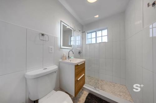 Modern 1-BD Miami Apt Gym, BBQ, Free Parking thumb 4