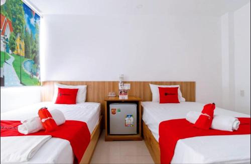 Superior Twin Room image 10