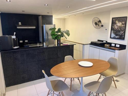 Kitchen, Duplex Aconchegante-Palazzo das LaranjeiraS in Laranjeiras