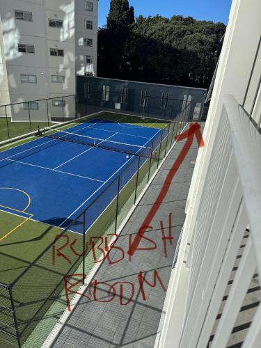 Immaculate 3 bd 2 bth apartment -Free Carpark & pool