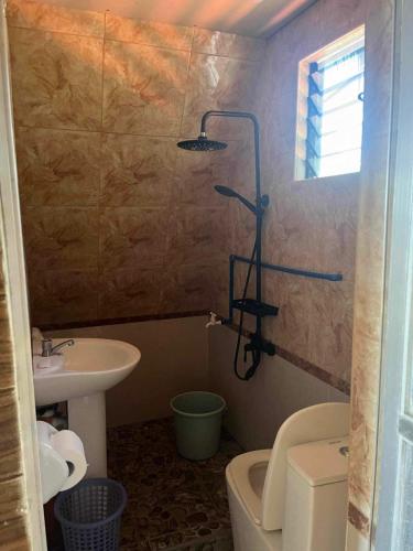 Daisy Food House and Inn in Maria