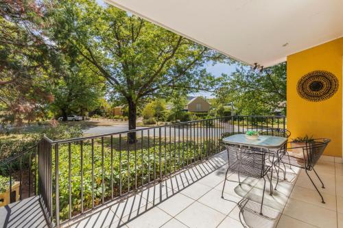 Sunlit Upstairs Suite with Hot Tub & Garden surrounds in Yarralumla