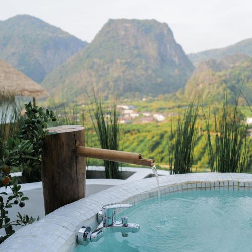 View, Akha PhamiO อาข่า พามิโอ้  near Huean Him Doi