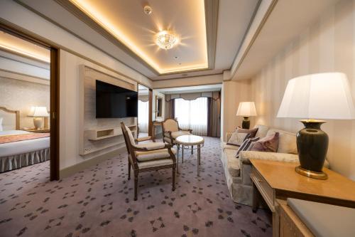 room detail thumbnail 1