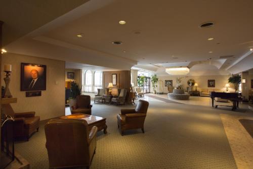 The Fredericton Inn - 로비