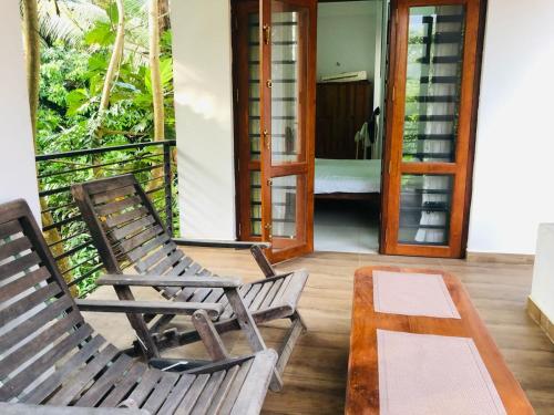 Balkons/terase, White Square Home-stay in Wellawaya
