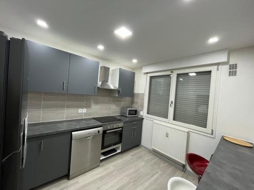 Konyha, Lovely Emile Zola apartment in Laxou