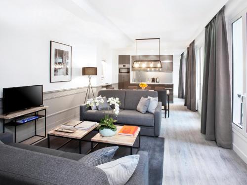 Luxury 3 Bedrooms Le Marais I by Livinparis